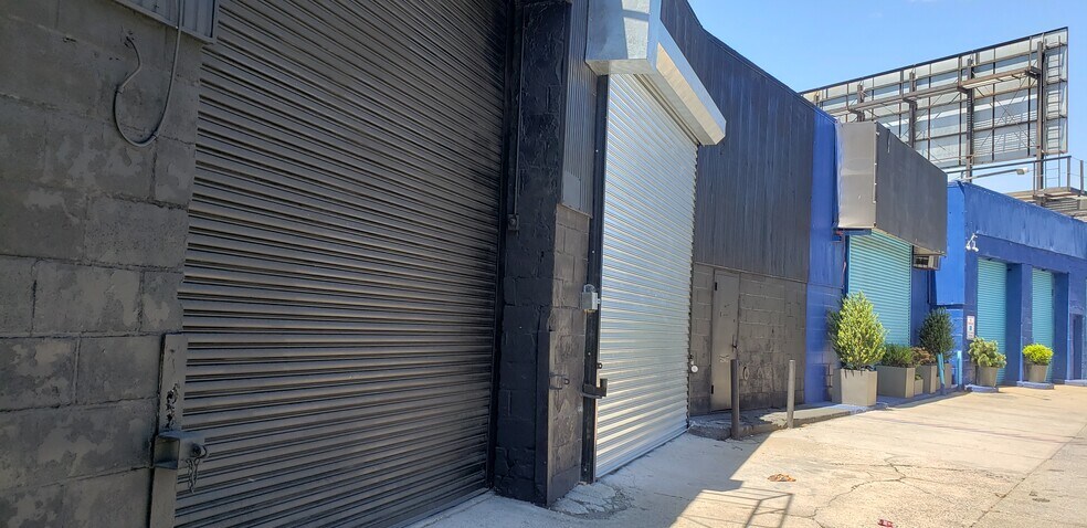 More Photos Of 286-294 Hamilton Ave, Brooklyn Warehouse For Lease