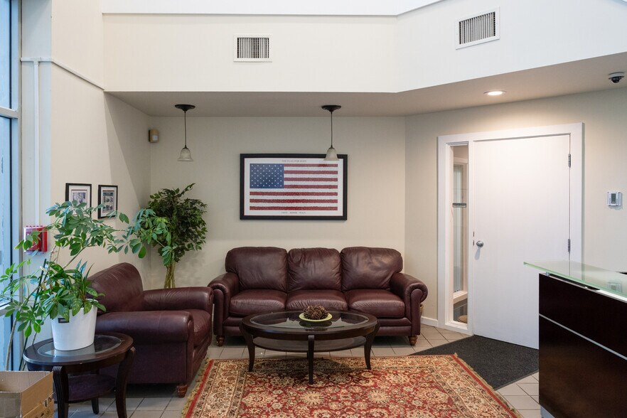 More Photos Of 100 Weymouth St, Rockland Warehouse For Lease