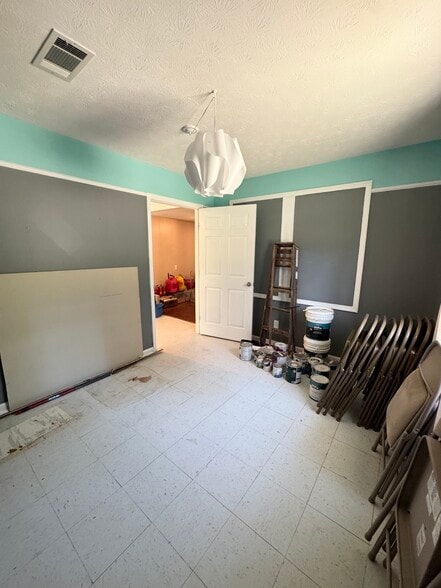 More Photos Of 245 W Bonacre Rd, Cataula Religious Facility For Sale