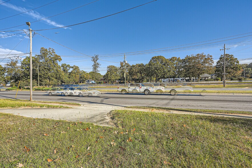 More Photos Of 701 Forest Pkwy, Forest Park Land For Sale