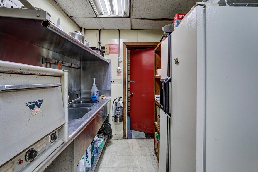 More Photos Of 2910 Bristol Hwy, Johnson City Bar For Sale