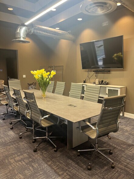 More Photos Of 522 Live Pine Cir, Apopka Warehouse For Sale