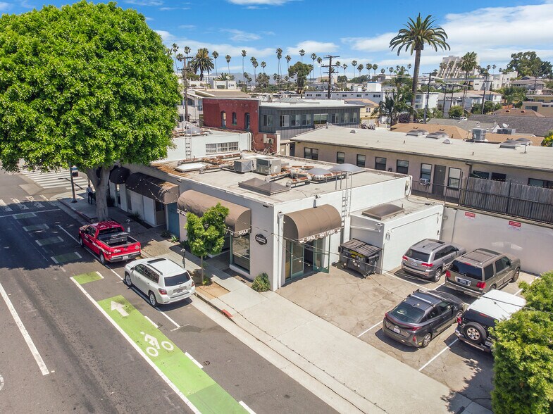 More Photos Of 2101 Main St, Santa Monica Storefront Retail Office For Lease
