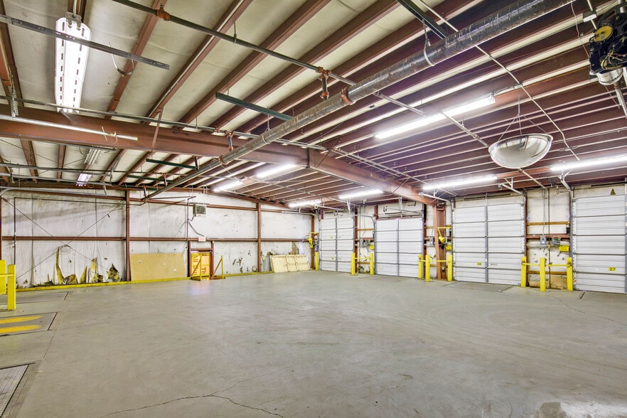 More Photos Of 3036 Gillespie St, Fayetteville Manufacturing For Lease