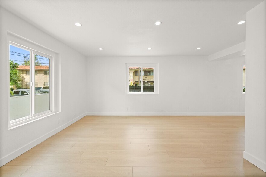 More Photos Of 7010 Lennox Ave, Van Nuys Apartments For Sale