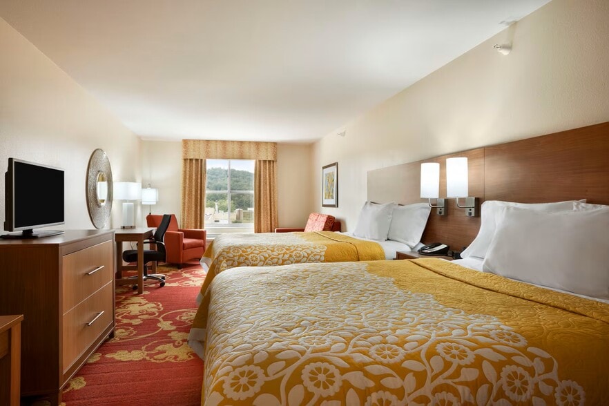 More Photos Of 43945 Marietta Rd, Caldwell Hotel For Sale