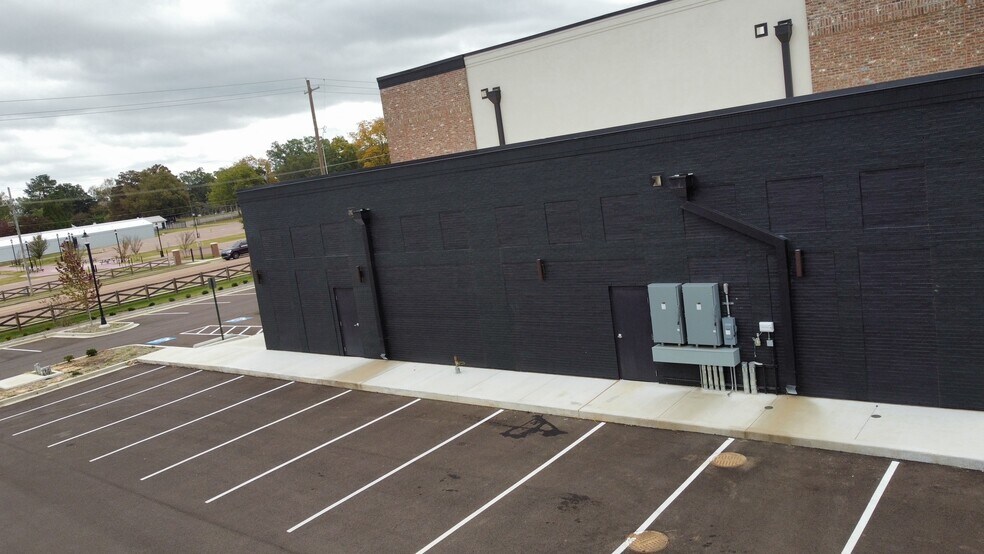 More Photos Of 6233 Getwell Rd N, Southaven Restaurant For Lease