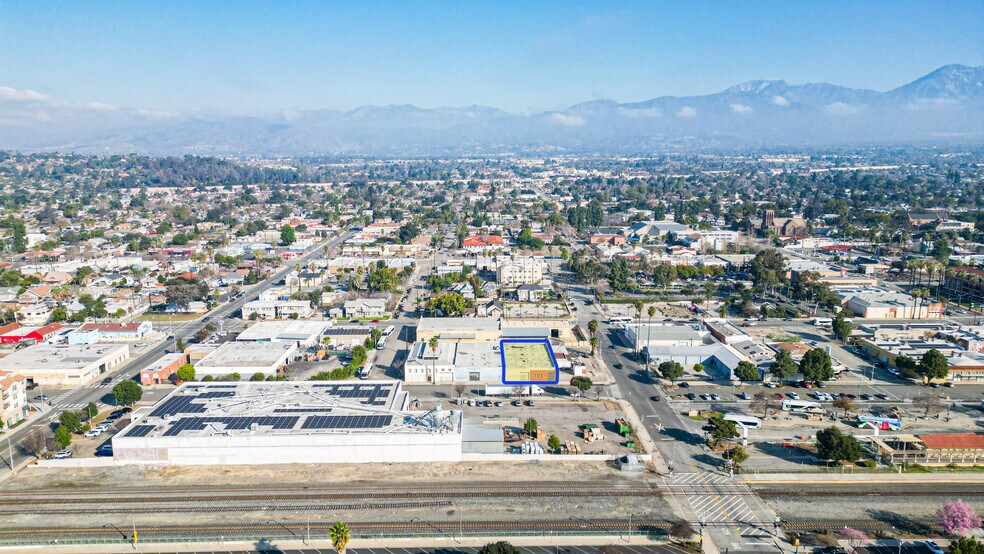More Photos Of 237 W Commercial St, Pomona Unknown For Lease