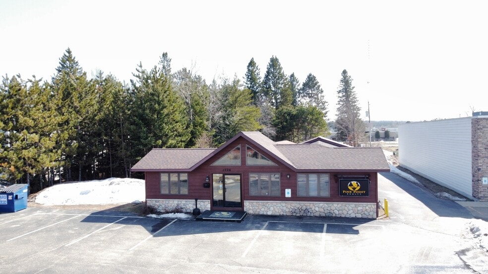 More Photos Of 1226 Lincoln St, Rhinelander Office For Sale