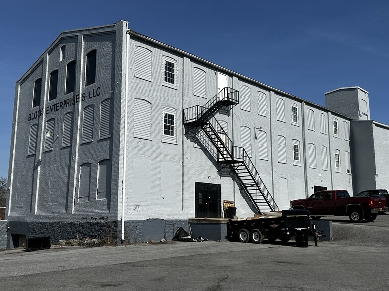 More Photos Of 133 S Burhans Blvd, Hagerstown Warehouse For Sale