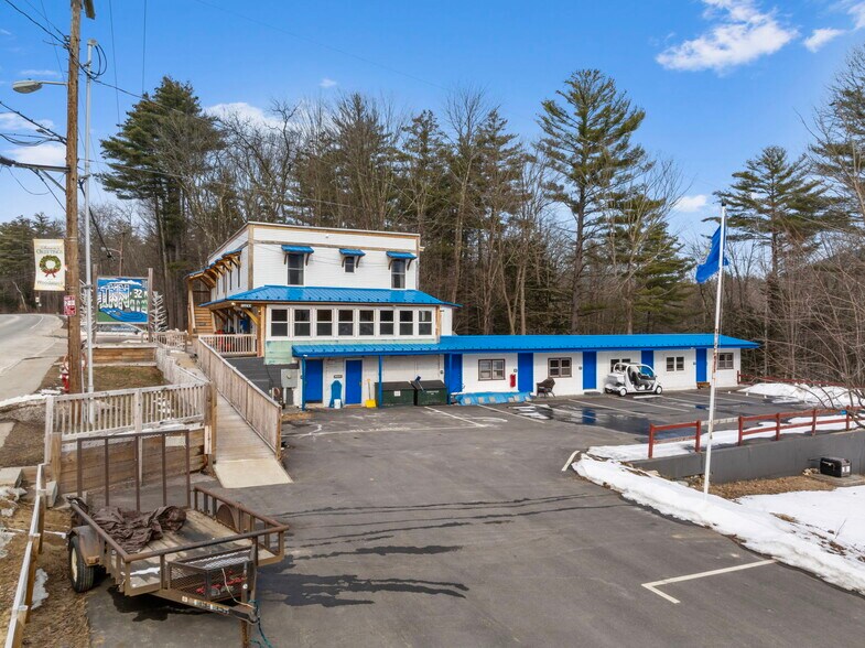 Primary Photo Of 180 Main St, North Woodstock Hotel For Sale