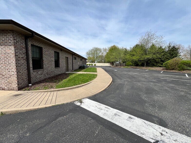 More Photos Of 86 Coraopolis Rd, Coraopolis Medical For Sale