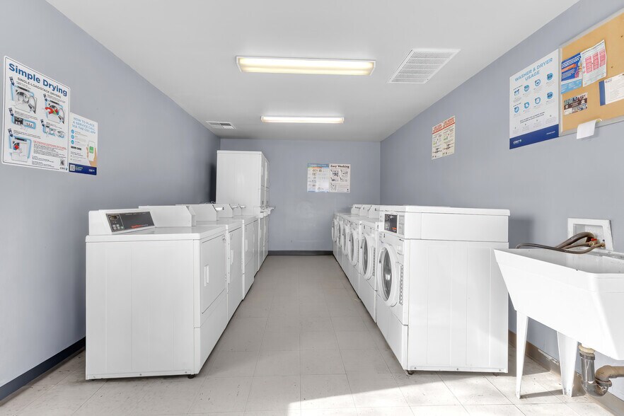 More Photos Of 1832 Merced St, Madera Apartments For Sale