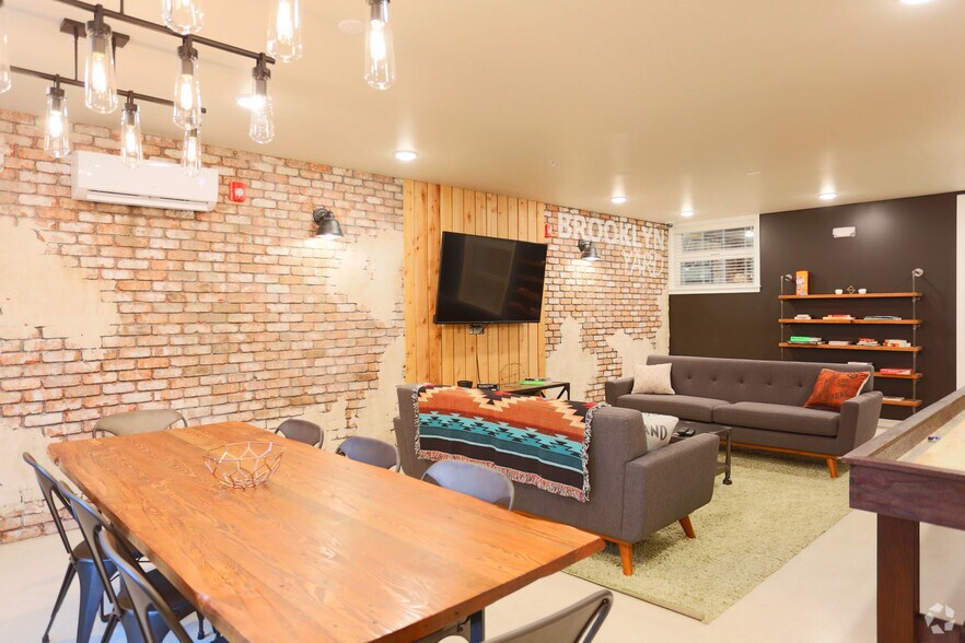 More Photos Of 4780 SE Milwaukie Ave, Portland Apartments For Sale