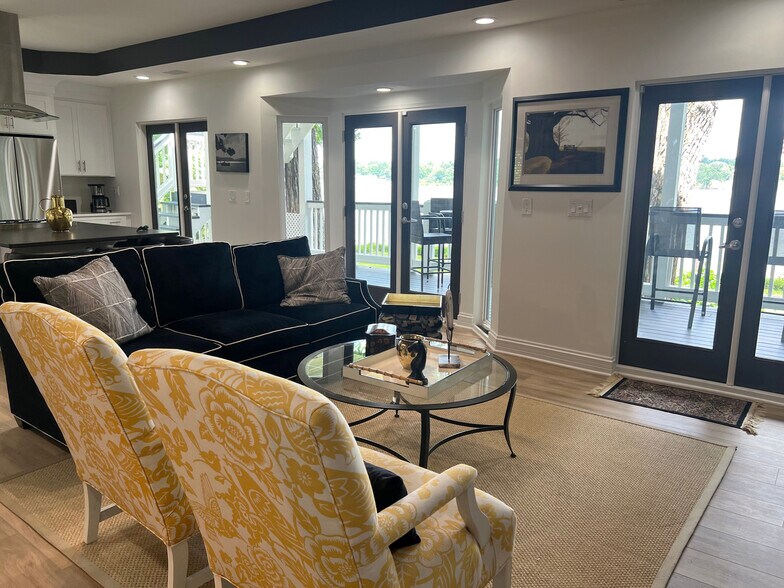 More Photos Of 3227 River Rd, Louisville Specialty For Sale