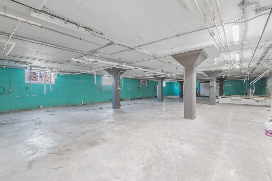 More Photos Of 815 Chicago St, Green Bay Industrial For Sale