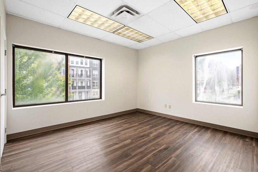 More Photos Of 724 N Illinois St, Indianapolis Office For Lease