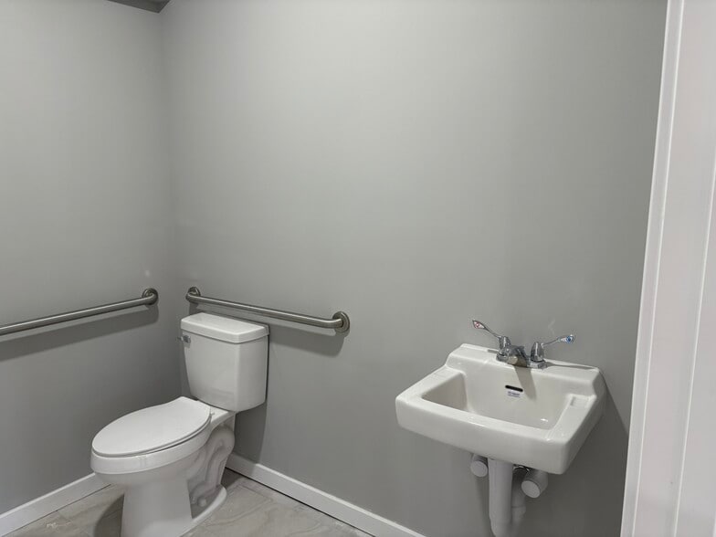 More Photos Of 408 Bethel Rd, Somers Point Office For Sale