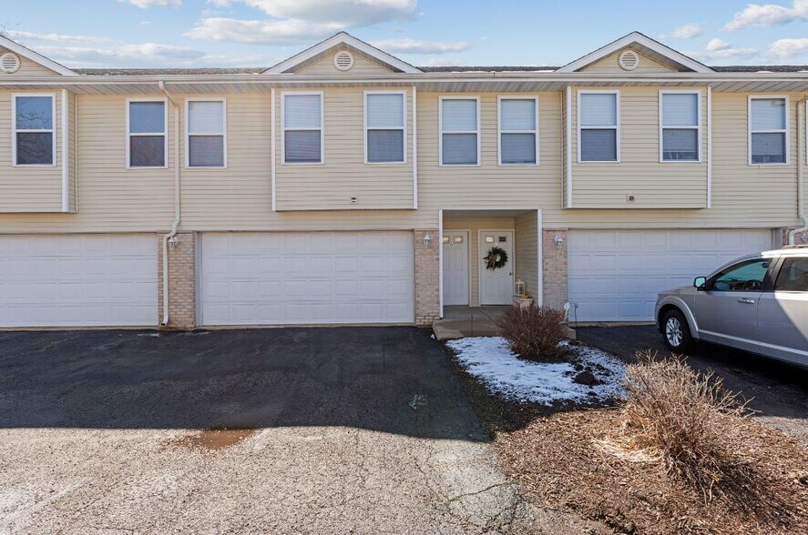 Primary Photo Of 13517-13519 Harvest Way, Poplar Grove Apartments For Sale