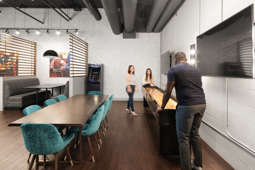 More Photos Of 5829 Madison Rd, Cincinnati Apartments For Lease