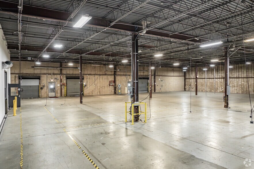 More Photos Of 500 Corporate Dr, Mahwah Light Manufacturing For Sale