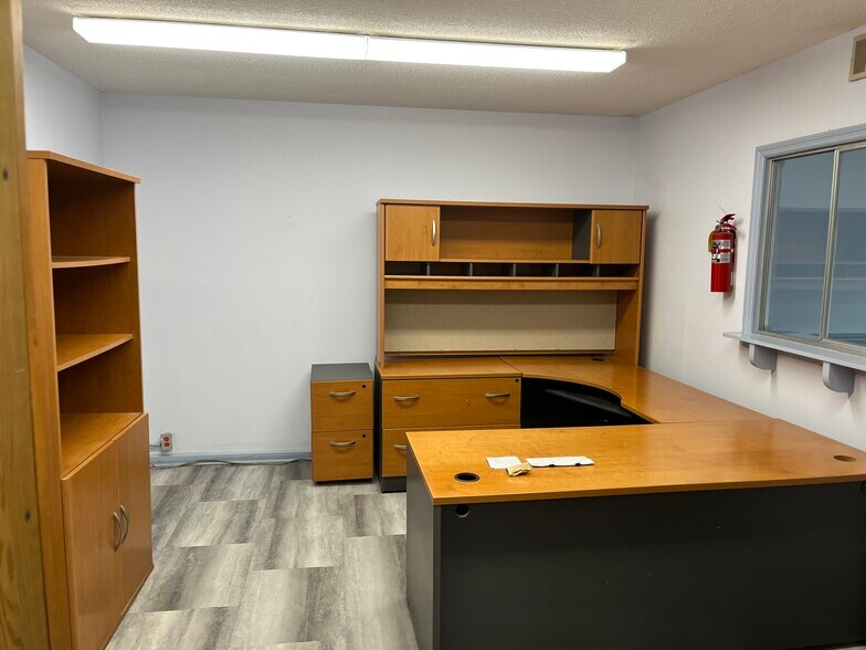 More Photos Of 303 Pineview Dr, Waycross Medical For Lease