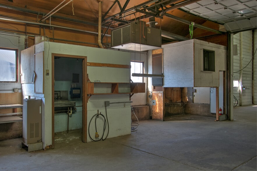 More Photos Of 1895 Frontage Rd, Mora Manufacturing For Sale