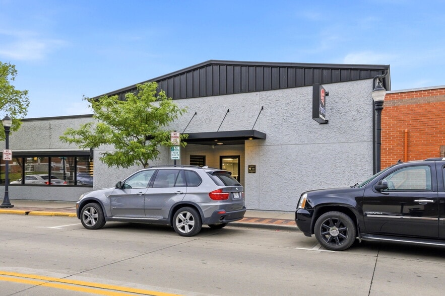 More Photos Of 326 SE Douglas St, Lees Summit Office For Sale