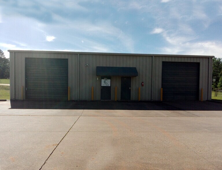 More Photos Of 1080 W Main St, Hallsville Self Storage For Lease