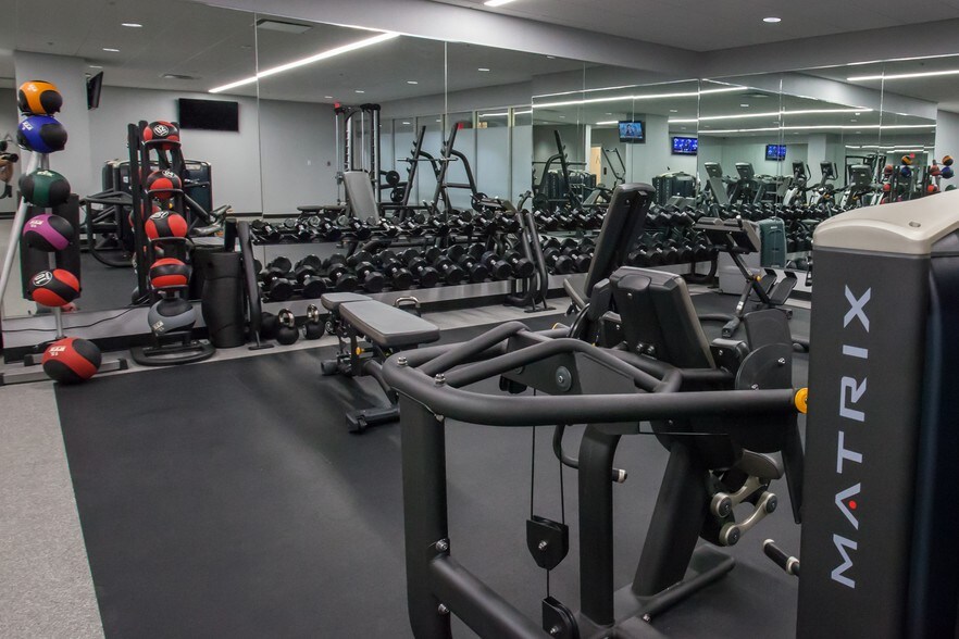 More Photos Of 303 W Wall St, Midland Office For Lease