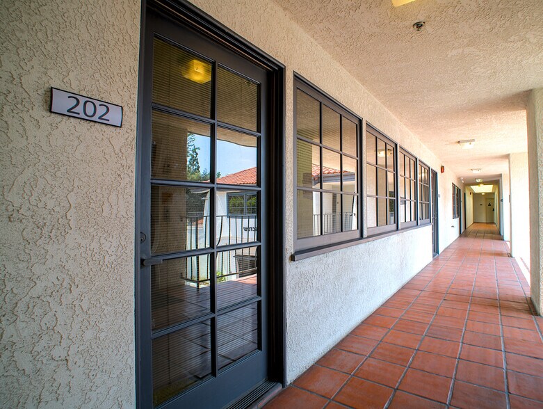 More Photos Of 1611 E 4th St, Santa Ana Loft Creative Space For Lease
