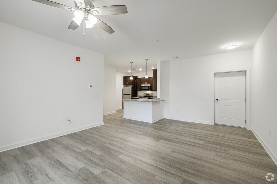 More Photos Of 41 Wttr Ln, Westminster Apartments For Sale