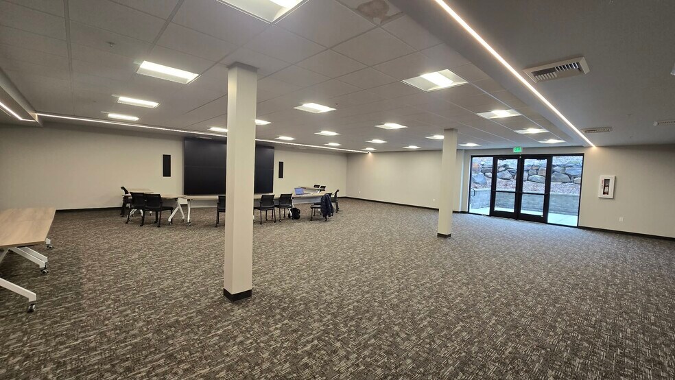 More Photos Of 1701 Prairie, Hayden Medical For Lease