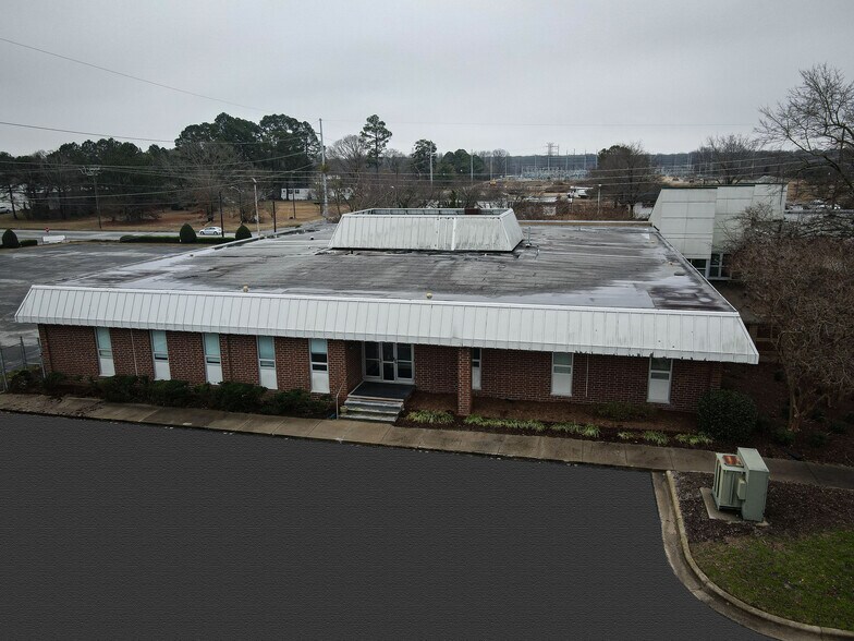 More Photos Of 811 Mumford Rd, Greenville Warehouse For Sale