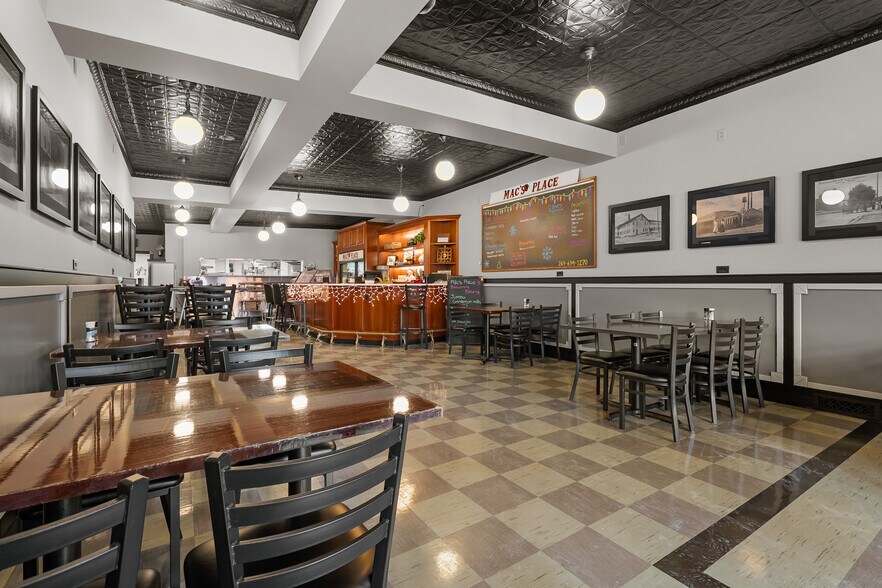 More Photos Of 113 N Farmer St, Otsego Bar For Sale