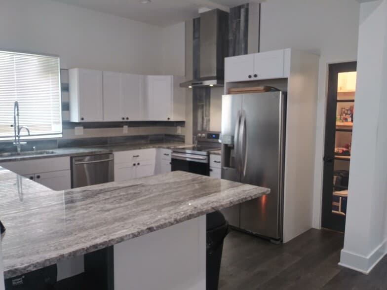 More Photos Of 1092 Sells Ave SW, Atlanta Specialty For Sale