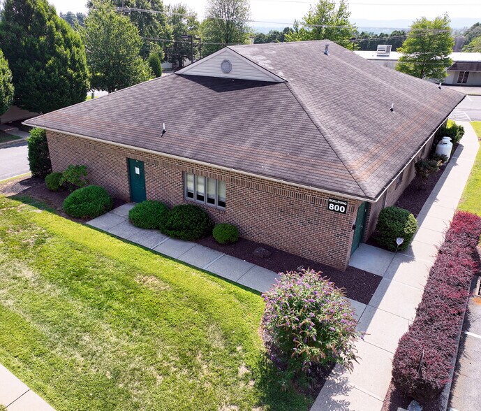 More Photos Of 800 Coventry Dr, Phillipsburg Office For Sale