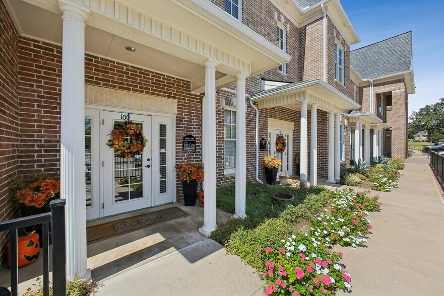 More Photos Of 1670 Keller Pky, Keller Loft Creative Space For Sale