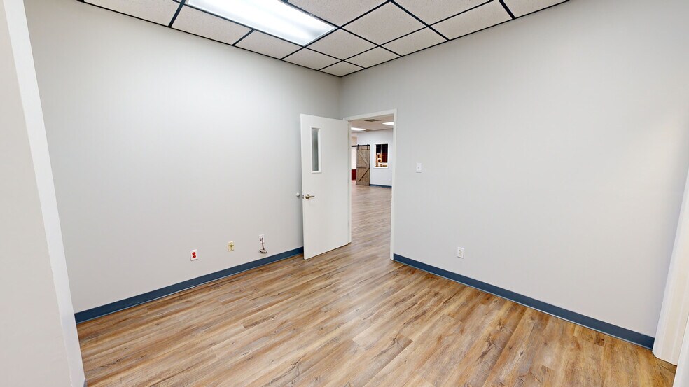 More Photos Of 635 Petro Point Dr, Lake Charles Office For Sale
