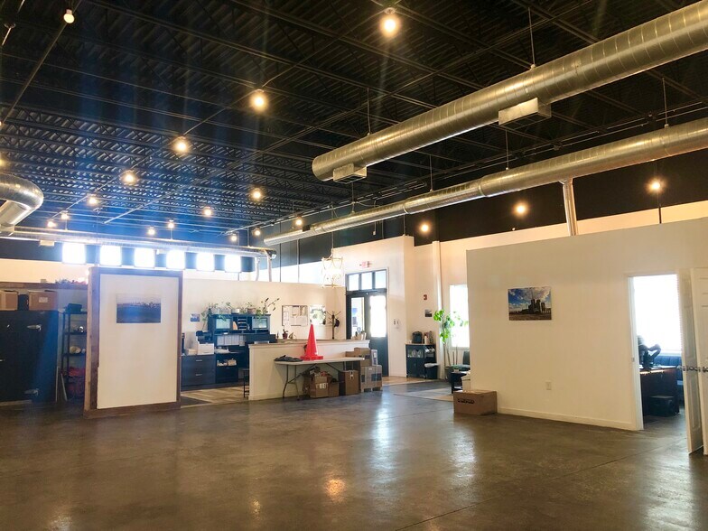 More Photos Of 901 Elm St, Tioga Freestanding For Sale