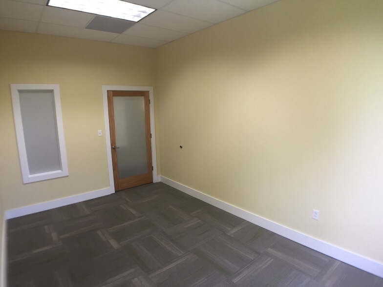 More Photos Of 677 Craig Rd, Creve Coeur Office For Lease