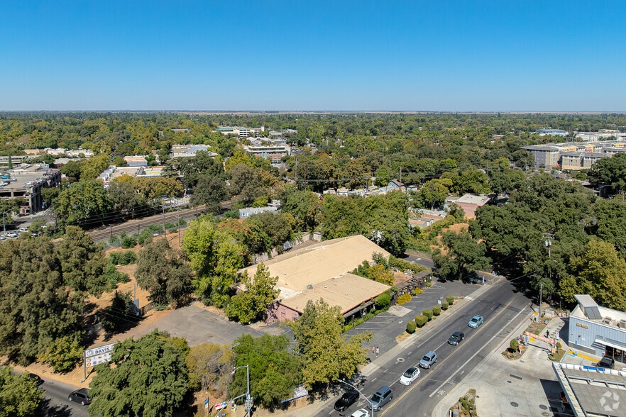 More Photos Of 1015 Olive Dr, Davis Freestanding For Lease