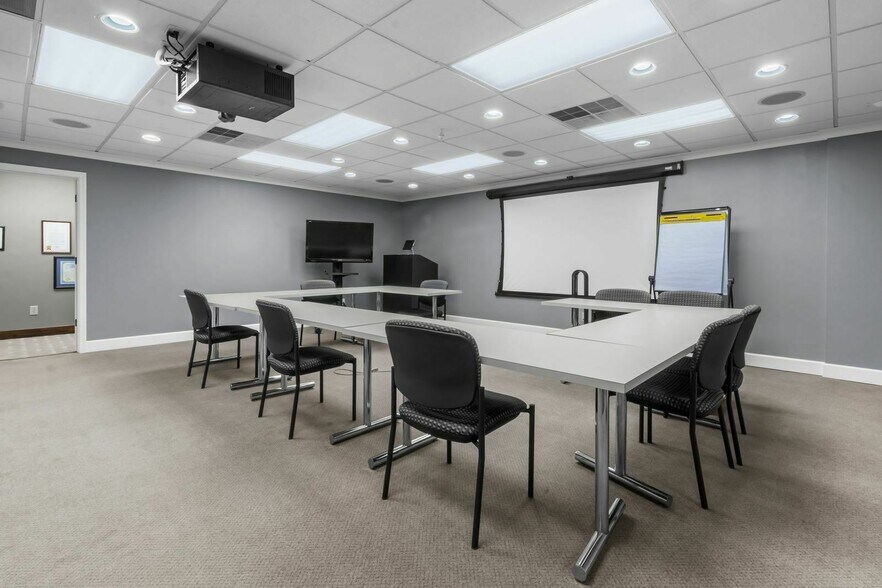 More Photos Of 3334 Founders Rd, Indianapolis Office For Sale