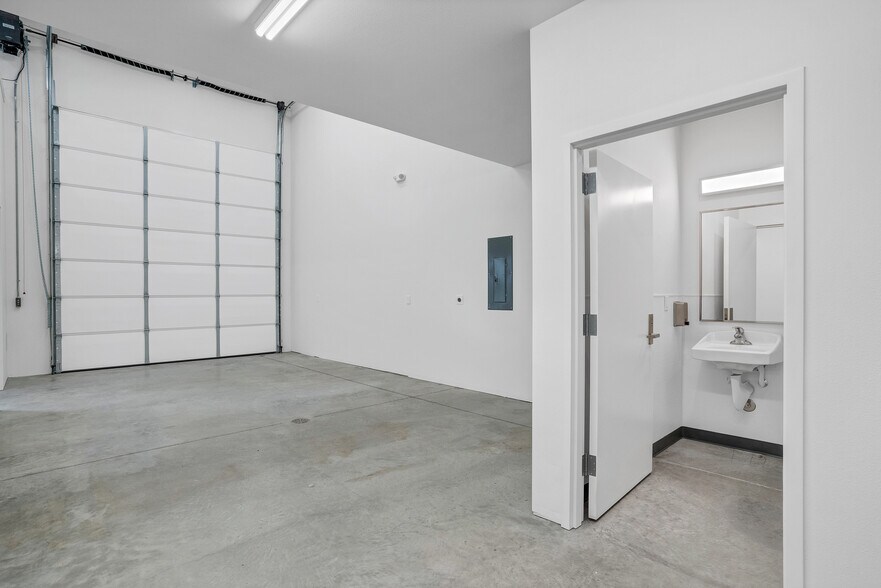 More Photos Of 3664 Candlewood Ct NE, Keizer Unknown For Lease