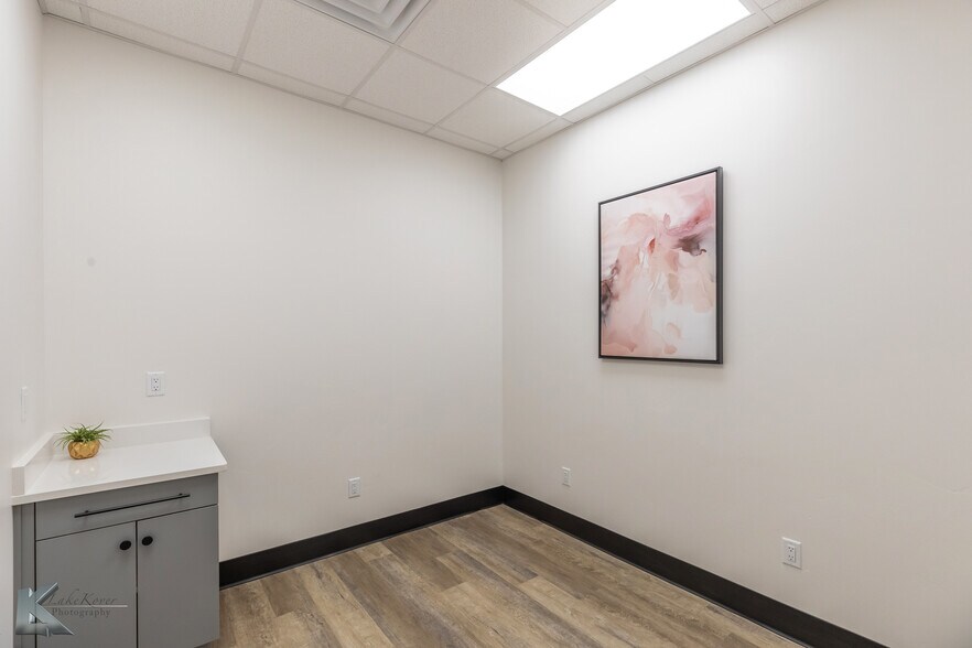More Photos Of 6743 Memorial Dr, Abilene Healthcare For Lease
