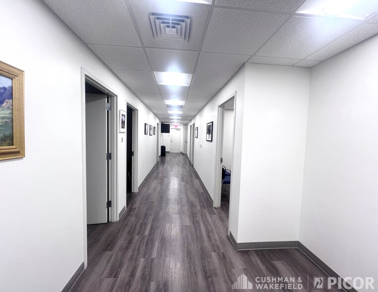 More Photos Of 1751 W Orange Grove Rd, Tucson Medical For Sale