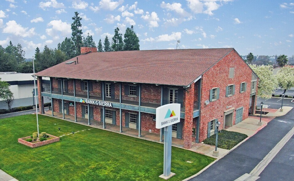 Primary Photo Of 636 E Shaw Ave, Fresno Bank For Sale