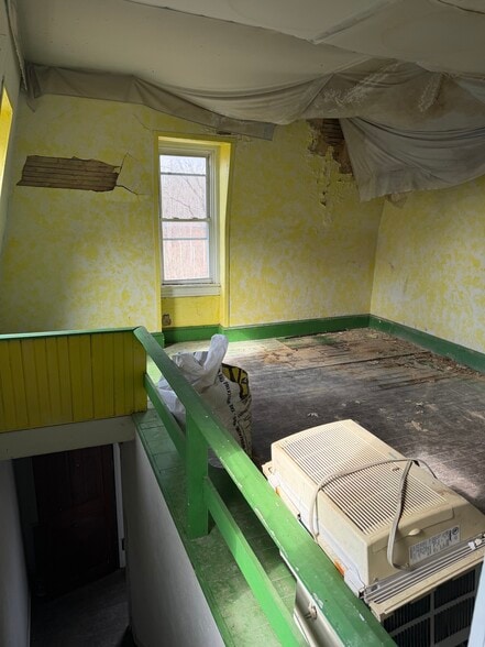 More Photos Of 1634 Moselem Springs Rd, Hamburg Storefront Retail Residential For Sale