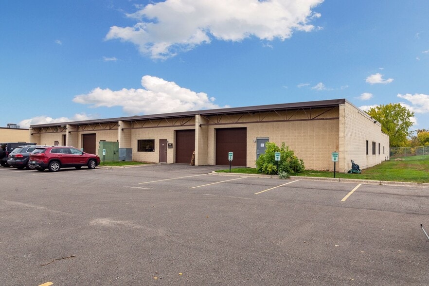 More Photos Of 2525 Nevada Ave N, Golden Valley Light Distribution For Sale