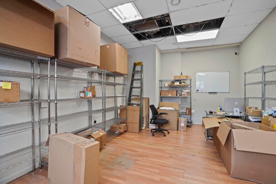More Photos Of 1890 W 6th St, Brooklyn Storefront Retail Residential For Sale